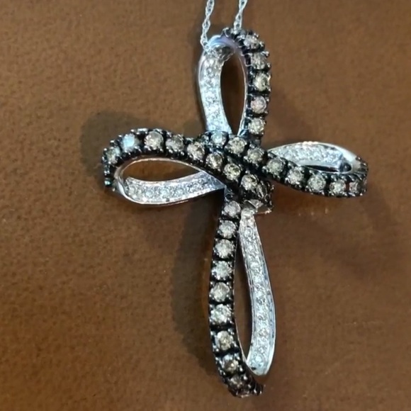Diamond cross necklace 2 ct. - Picture 9 of 10
